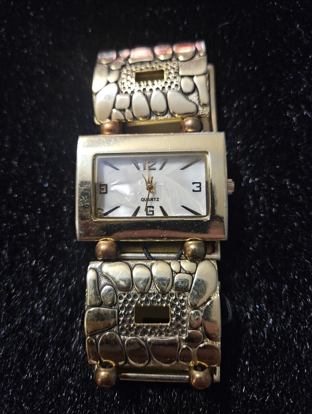 Gold-Tone Women's Quartz Bracelet Watch - Unbranded